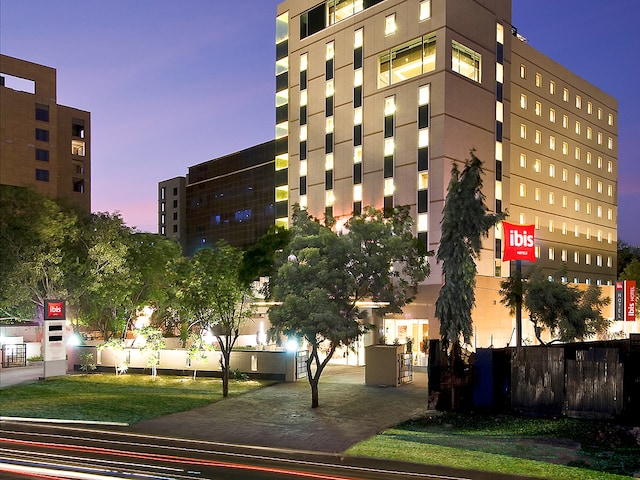 Hotel Ibis | Corporate Events & Cocktail Party Venue Hall in Viman Nagar, Pune