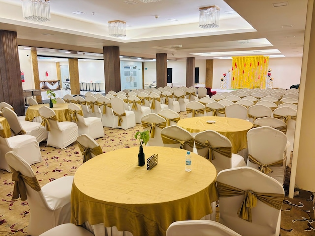 Ayansh Klyde Inn | Party Plots in Alambagh, Lucknow