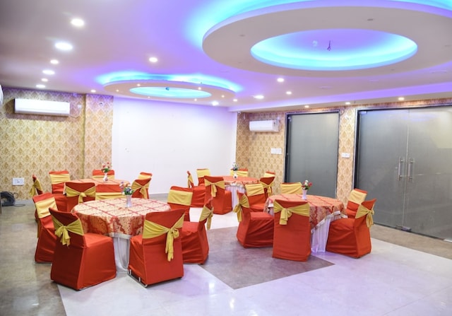 Hotel DownTown | Veg Banquet Halls in Gwalior