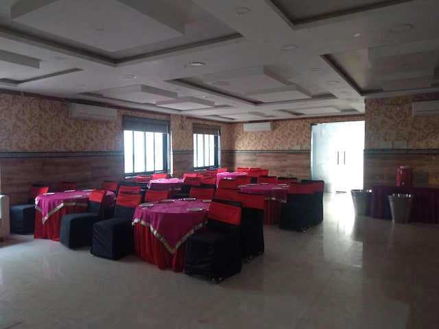 Hotel DownTown | Veg Banquet Halls in Gwalior