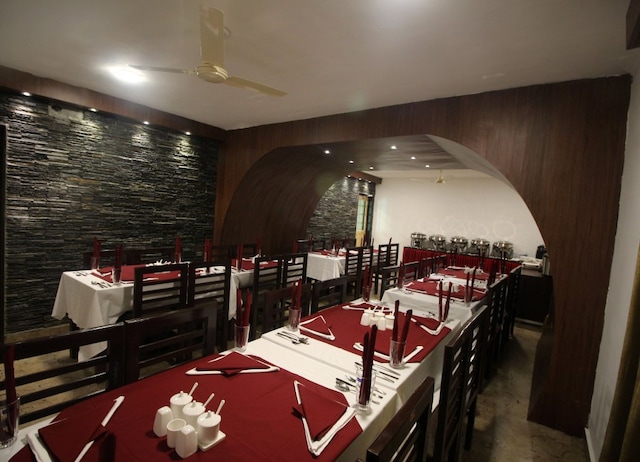 Hotel Green Leaf | Veg Banquet Halls in Srinagar