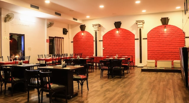 Lamiya's Family Restaurant | Banquet Halls