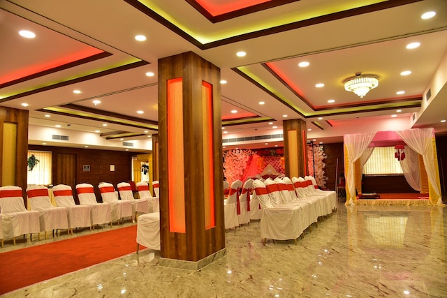 Red Velvet Premium | Banquet Halls