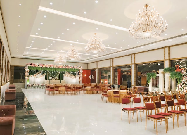 Royal Pavilion Lawn and Banquet | Party Plots in Dakshineswar, Kolkata