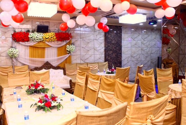 The Food Lounge Restaurant | Banquet Halls